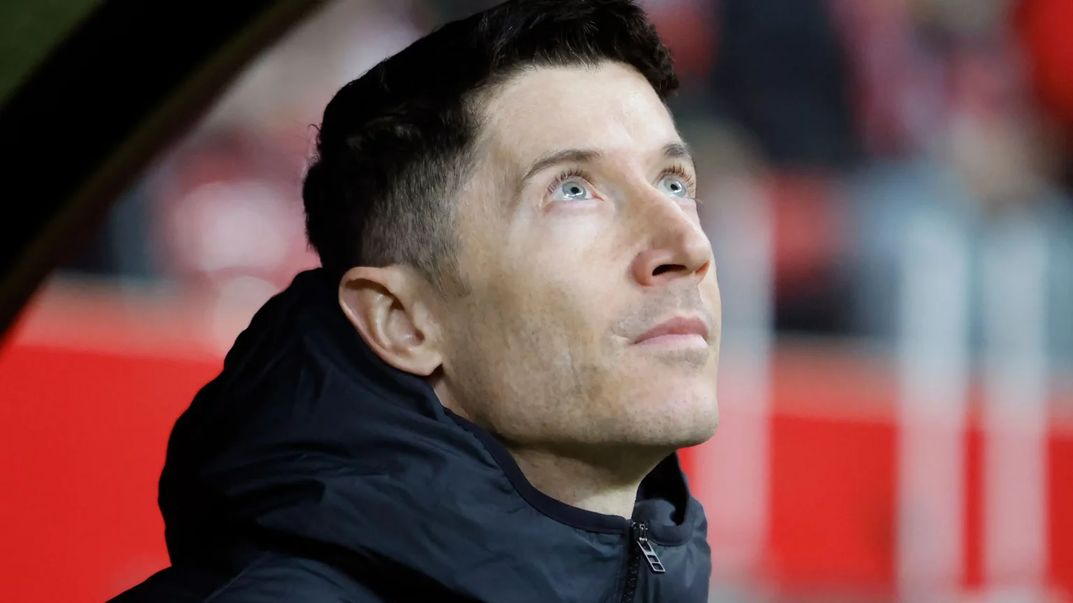 تصرف غريب من ليفاندوفسكي !