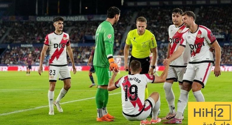 حكم برشلونة وإلتشي يدير أول مباراة للبارسا في الليغا