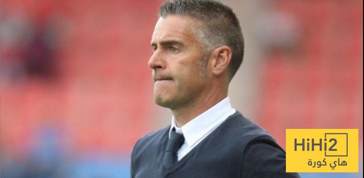 لاعب برشلونة السابق: الفريق غير منتظم هذا الموسم