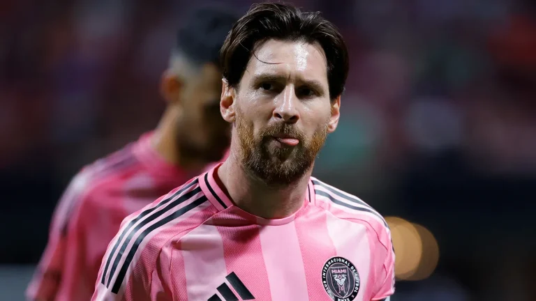 هل يواصل ميسي متابعة برشلونة ؟ الأرجنتيني يرد