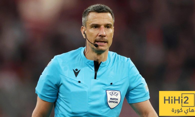 الكشف عن حكم مباراة تشيلسي وبرشلونة