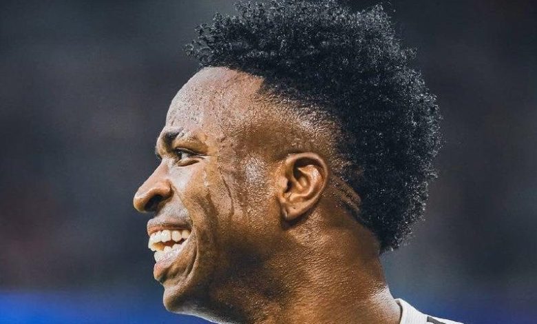 فينيسيوس يريد الحصول على راتب كريستيانو رونالدو!