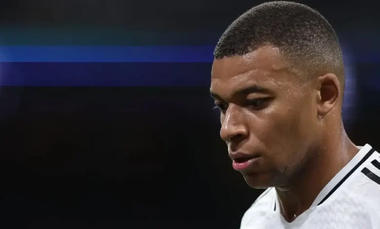 مبابي وجها لوجه امام باريس سان جيرمان في المحكمة