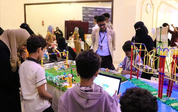 إبداع لافت لطلاب مدارس سماء عدن النموذجية في مهرجان الطفل الموهوب بعدن