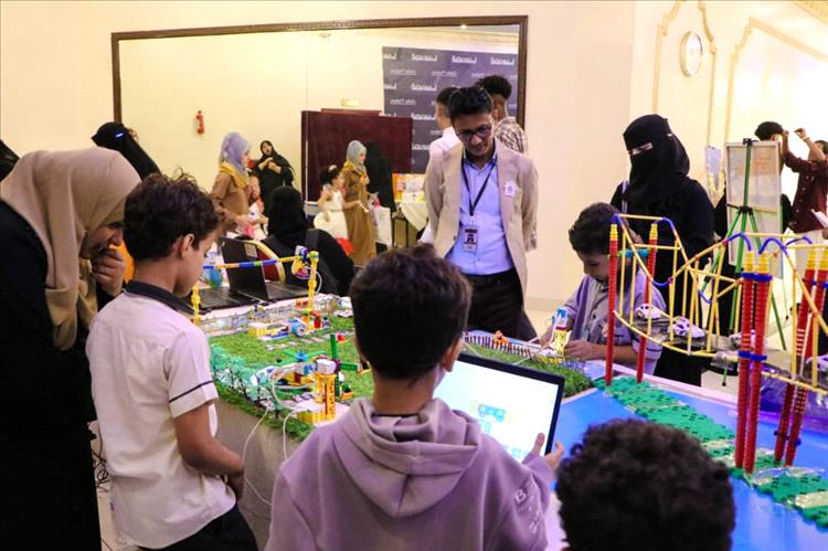 إبداع لافت لطلاب مدارس سماء عدن النموذجية في مهرجان الطفل الموهوب بعدن