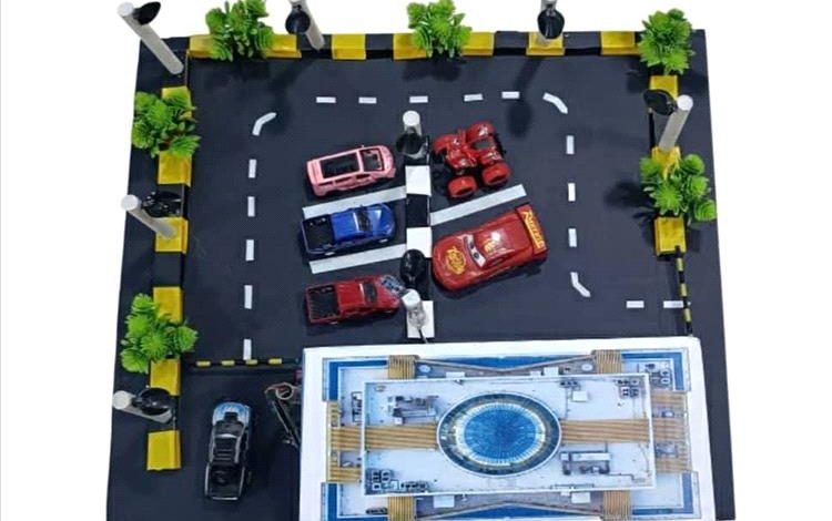 ابتكار شبابي من عدن… مشروع تخرّج يتحوّل إلى نظام ذكي لإدارة المواقف