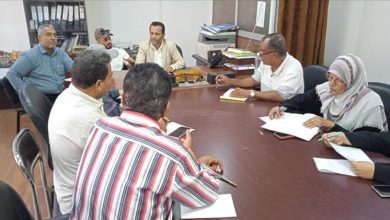 اجتماع لمتابعة مستوى تنفيذ مشاريع البرنامج الاستثماري بمديرية صيرة بعدن