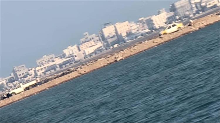 استحداثات جديدة داخل أحواض الملح بعدن والسلطة المحلية: “غير مشروعة وتم إيقافها سابقًا”