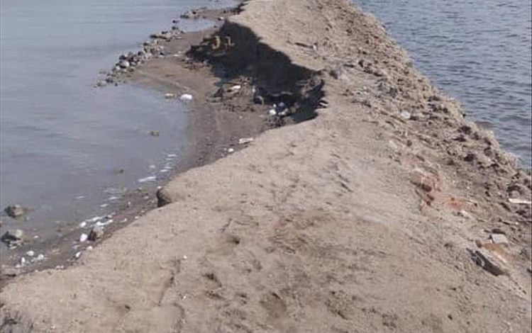 استحداثات داخل أحواض الملح بعدن.. مصدر رسمي يوضح الهدف الحقيقي للأعمال الجارية