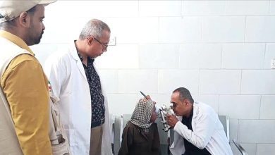 الخضر يدشن المخيم الطبي المجاني لجراحة العيون في مجمع الشيخ عثمان الصحي