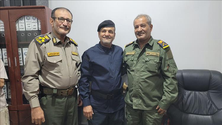 اللواء شلال شائع يزور مصلحة الأحوال المدنية والسجل المدني بعدن