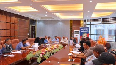 المكتب التنفيذي بمديرية خورمكسر يعقد اجتماعه الدوري ويناقش أوضاع الصرف الصحي