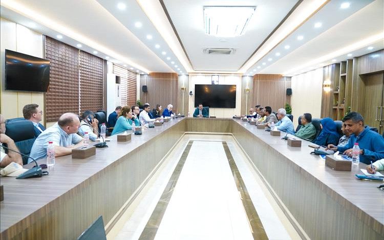 الوزير السقطري يستقبل السفير الألماني والوفد المرافق له ويطّلعان على سير العمل في مشروع إعادة تأهيل الميناء السمكي بعدن