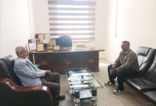 الوكيل الشبحي يلتقي مدير صحة سقطرى لبحث احتياجات القطاع الصحي