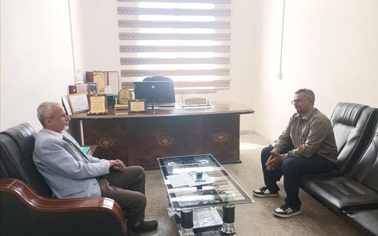 الوكيل الشبحي يلتقي مدير صحة سقطرى لبحث احتياجات القطاع الصحي