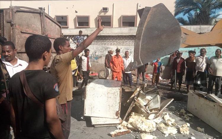 بتوجيهات الزهري.. تنفيذ حملة ميدانية لإزالة العشوائيات وتنظيم شارع الثقافة بخورمكسر