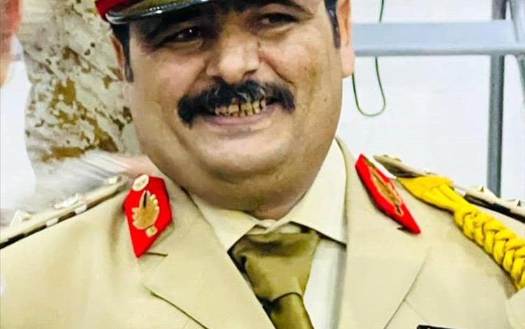 بحضور الوكيل المرهبي واللواء رسام .. قائد اللواء 141 يناقش رسالة الماجستير في العلوم العسكرية الحديثة