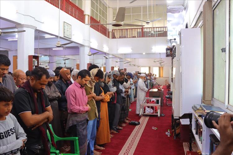 تشييع مهيب لجثمان المغدور به "جمال المفلحي" بعدن وسط حضور رسمي وشعبي