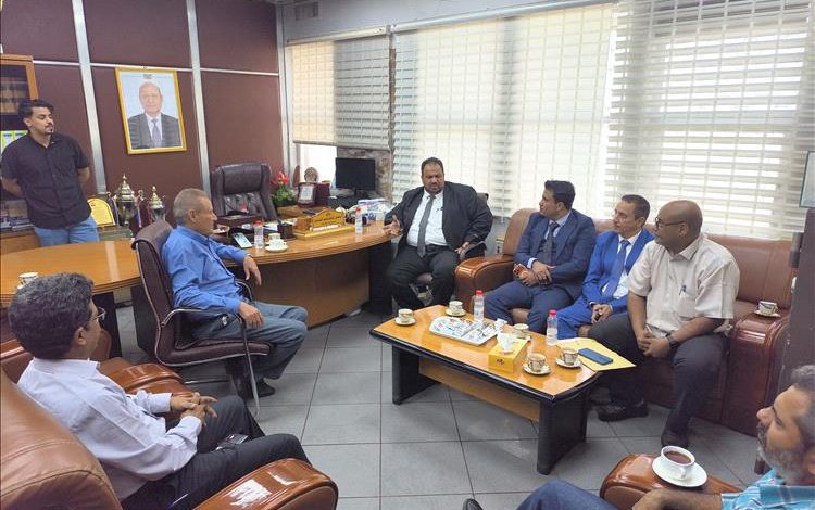 تعزيزاً للتنسيق المشترك: لقاء ودي بين قيادتي شركة النفط فرع عدن ومصافي عدن