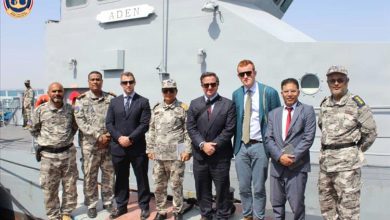 خفر السواحل اليمنية تبحث التعاون البحري والأمني مع الوفد البريطاني