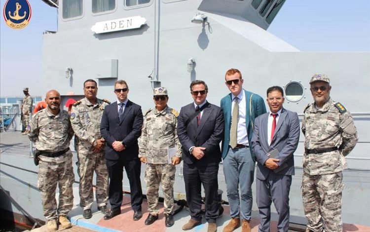 خفر السواحل اليمنية تبحث التعاون البحري والأمني مع الوفد البريطاني