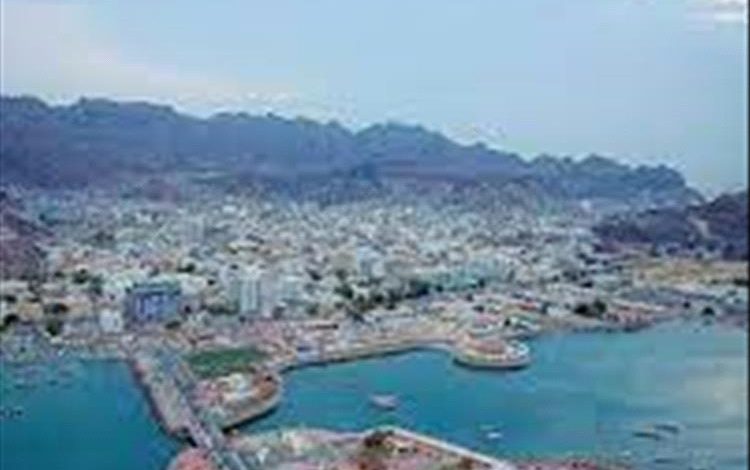 عدن.. شاب يقدم على إنهاء حياته في يوم زفاف طليقته