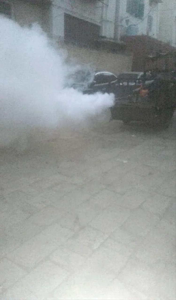 قسم صحة البيئة بمديرية التواهي ينفذ حملة رش ضبابي شاملة لمكافحة الحشرات الناقلة للأمراض