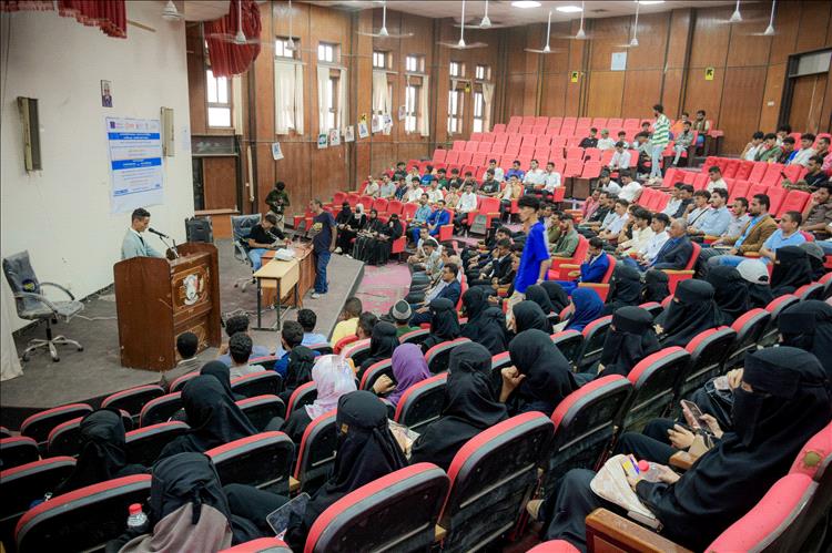 كلية الحقوق بجامعة عدن تحتضن جلسات حوارية حول بناء السلام والحوار الطلابي