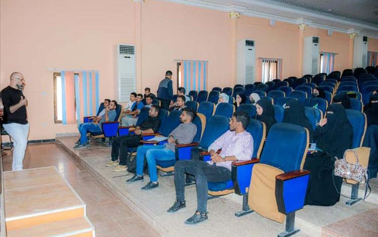 كلية طب الأسنان عدن تنظم دورة تدريبية نوعية في تجميل الأسنان