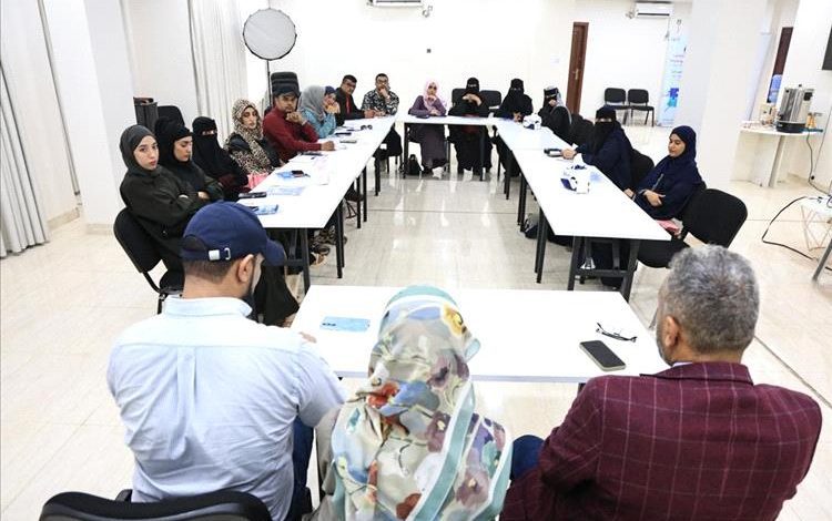 مؤسسة الصحافة الإنسانية و"فريدريش إيبرت" تفتتحان ورشة عمل حول التغير المناخي والطاقة المتجددة في عدن