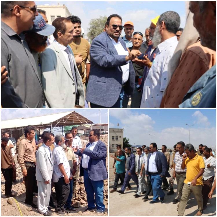 مدير عام شركة النفط بعدن يتفقد منشأة البريقة ويقدّم دعماً لخدمات الموظفين