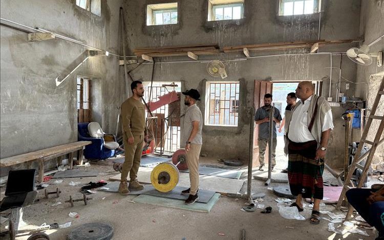 مدير عام مديرية صيرة يتفقد مشروع تأهيل وترميم مبنى نادي التلال الرياضي