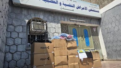 منظمة رائدون ومؤسسة إثراء للتنمية تدعمان مستشفى الأمراض النفسية بعدد من الملابس والأحذية الطبية