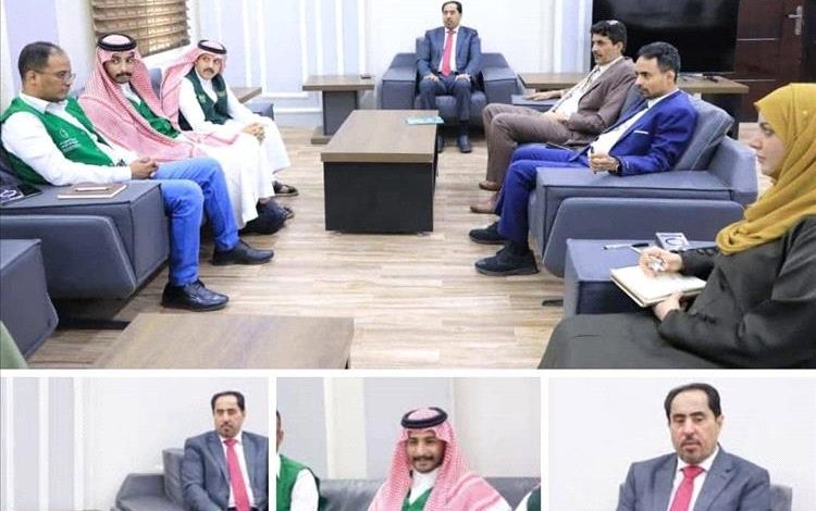 وزارة الشباب والرياضة والبرنامج السعودي يناقشان إعادة تأهيل ملعب 22 مايو بعدن