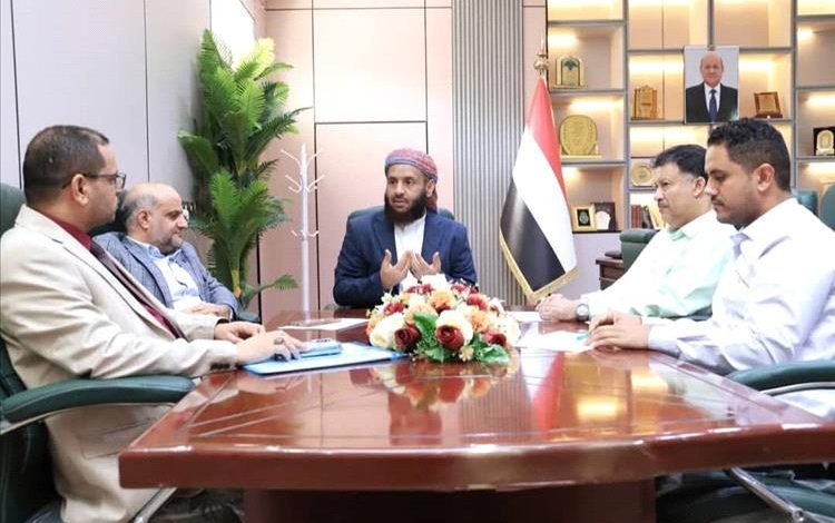 وزير الأوقاف والإرشاد يترأس اجتماع لجنة المناقصات والمزايدات ويشدد على منهجية الشفافية