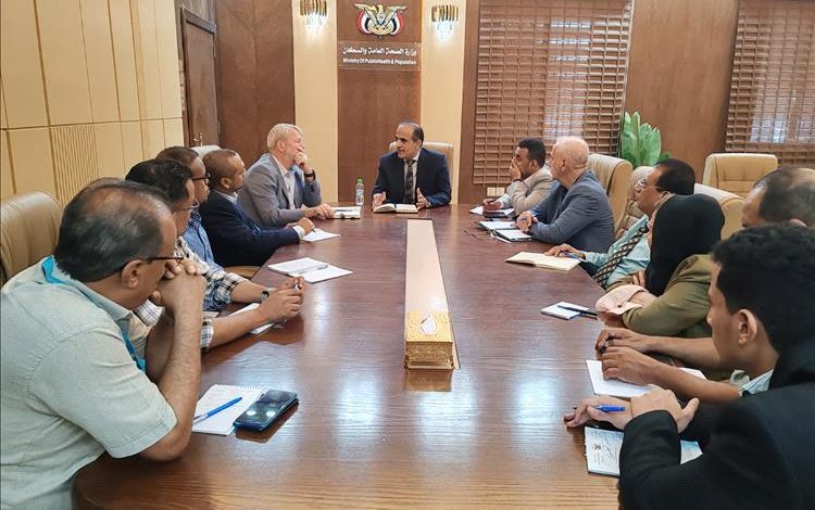 وزير الصحة يبحث مع ممثل اليونيسف مجالات التعاون والتحضيرات لقمة المانحين والوضع التغذوي في البلاد