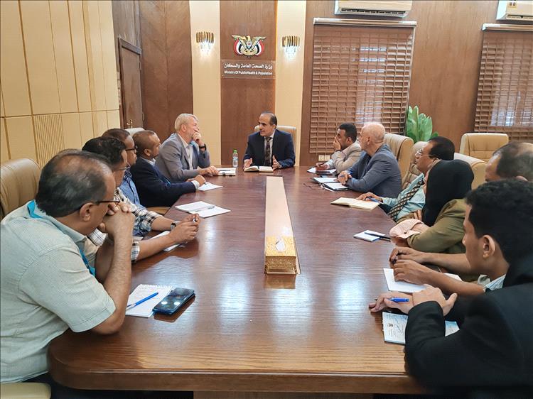 وزير الصحة يبحث مع ممثل اليونيسف مجالات التعاون والتحضيرات لقمة المانحين والوضع التغذوي في البلاد