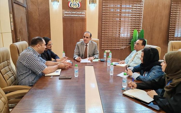 وزير الصحة يبحث مع منسق كتلة الصحة باليمن مجالات التعاون والتنسيق المشترك
