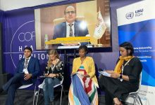 وزير الصحة يشارك عن بُعد في مؤتمر المناخ العالمي COP30 بالبرازيل ويعرض استراتيجية اليمن للصحة والمناخ والنزوح والهجرة