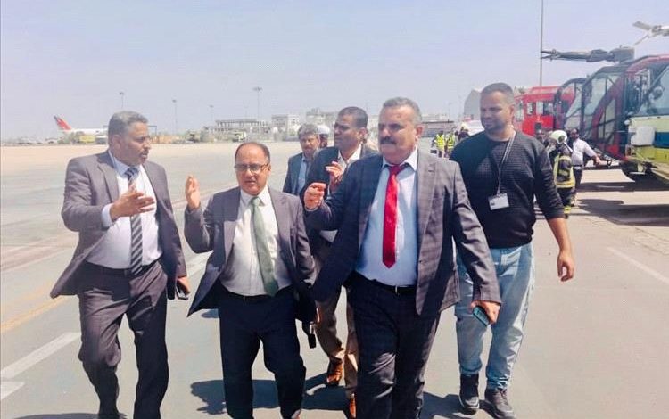 وكيل قطاع المطارات يتفقد سير العمل بمطار عدن الدولي ويشيد بجهود العاملين