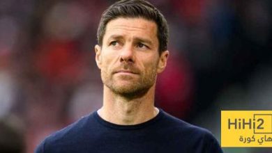 سلوت : أفضل التحدث عن ألونسو كلاعب اكثر من مدرب