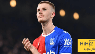 كريستال بالاس يقطع الطريق على ليفربول بالتجديد لوارتون