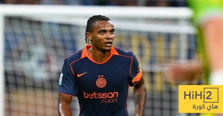 أكانجي يكشف موقفه من العودة إلى مانشستر سيتي