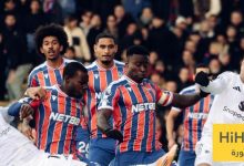 انطلاق الشوط الثاني من مباراة مانشستر يونايتد و كريستال بالاس