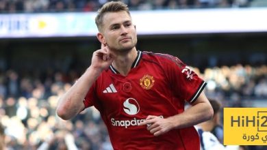 دي ليخت: كنا نستحق الفوز أمام توتنهام