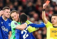 صورة.. مباراة مانشستر يونايتد وايفرتون تشهد اغرب حالة طرد في البريميرليغ