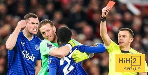 صورة.. مباراة مانشستر يونايتد وايفرتون تشهد اغرب حالة طرد في البريميرليغ