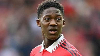 ماينو يرغب في الهروب من جحيم مانشستر إلى نابولي