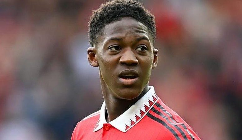 ماينو يرغب في الهروب من جحيم مانشستر إلى نابولي