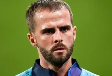 ميراليم بيانيتش نجم برشلونة السابق يعتزل كرة القدم